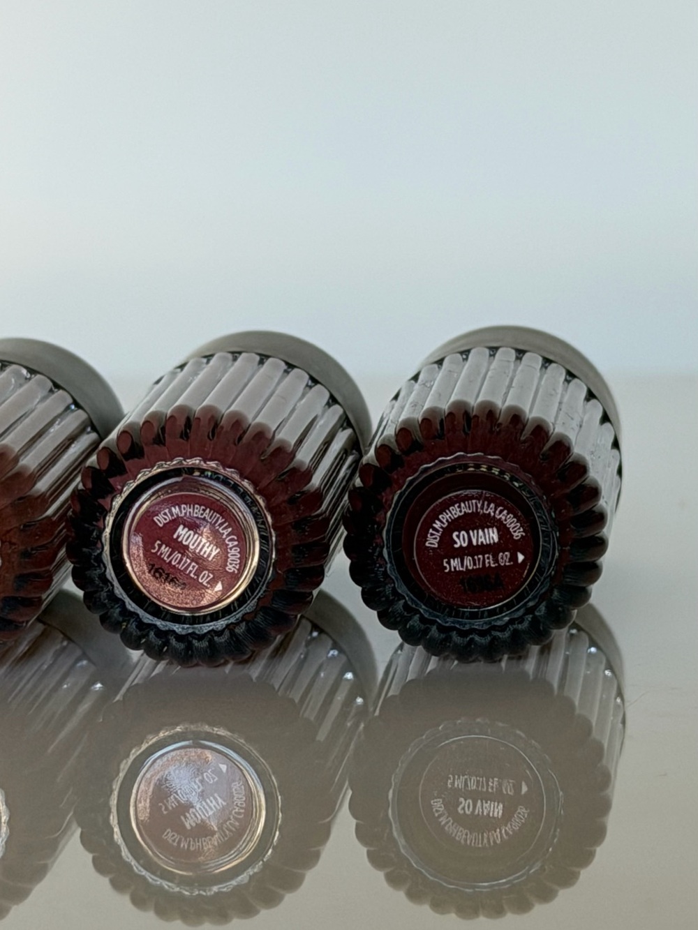 TOP COAT HYDRATING LIP GLOSS
– Deep Berry & Brown Shades (5 lip oil) - Picture 4 of 4